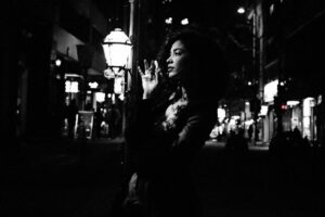 Why Intelligent People Often Feel Like Outsiders