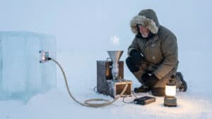These scientists have found a way to transform snowflakes into energy for millennia
